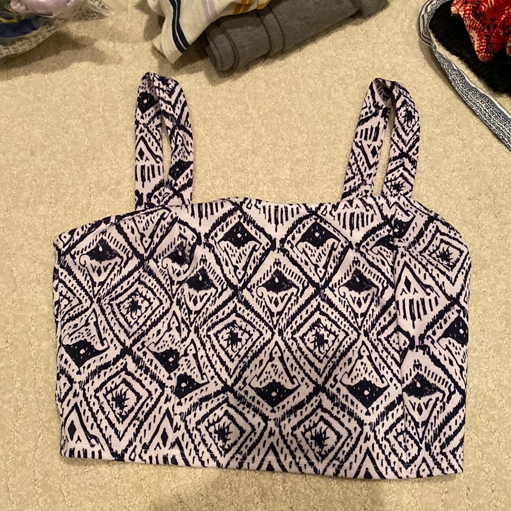 Crop top
